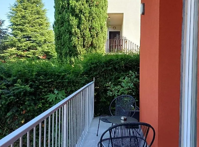 Oda ve Kahvaltı Nar